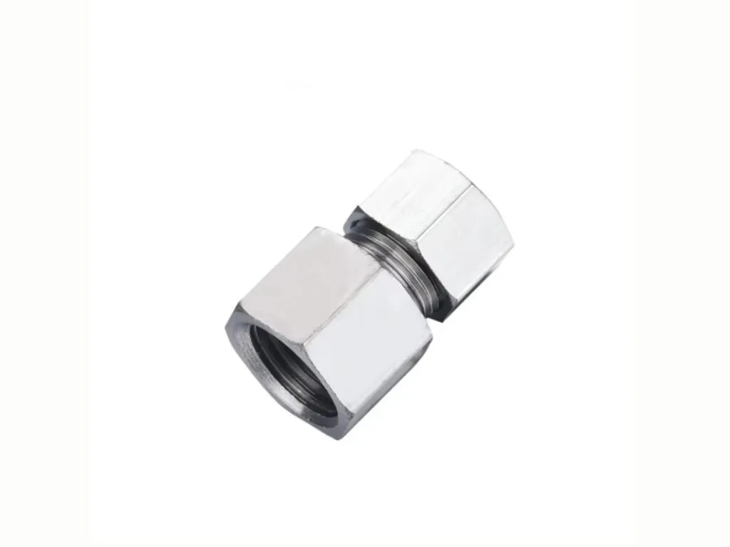 Đầu nối ống hơi bằng đồng: Đầu nối đồng mạ niken một đầu ren trong, một đầu đai ốc siết ống