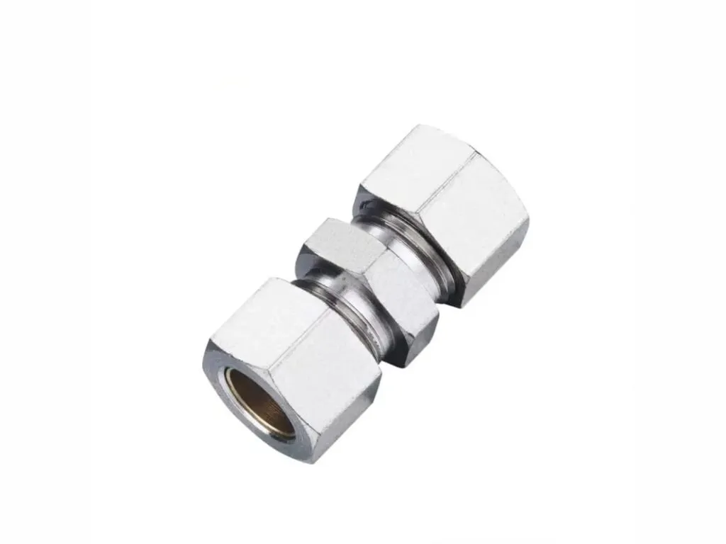 Đầu nối ống hơi bằng đồng: Đầu nối thẳng nối hai ống hơi bằng đồng mạ, đai ốc siết hai bên