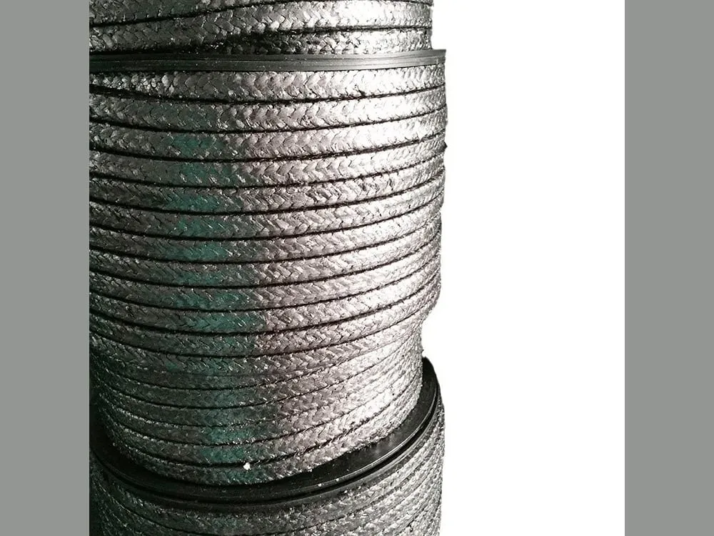 Dây tết chèn carbon: Cận cảnh dây tết chèn bện các-bon xếp nhiều lớp trên cuộn