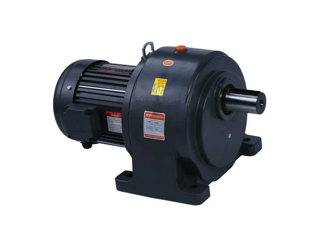 Động cơ giảm tốc: Motor giảm tốc trục thẳng màu đen có chân đế, trục xuất ra hai phía