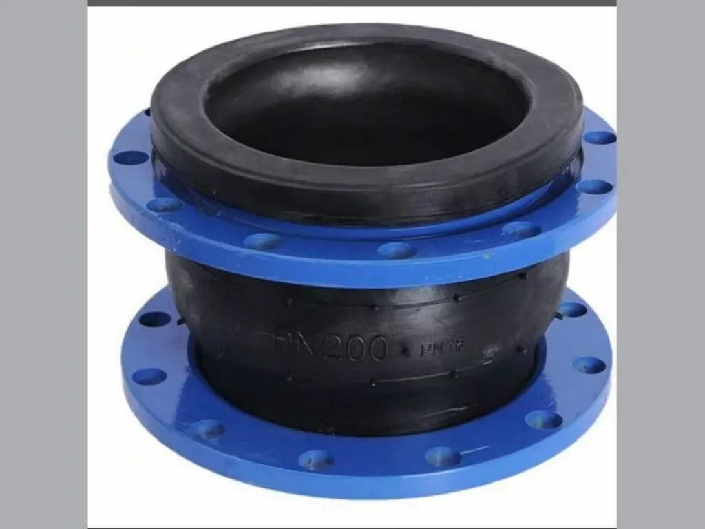 Khớp nối mềm cao su: Khớp nối mềm cao su cầu đơn thân đen với mặt bích thép sơn xanh