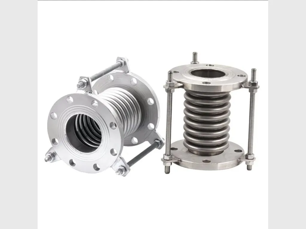 Khớp nối mềm inox: Hai khớp nối mềm inox mặt bích nền trắng, khác cỡ