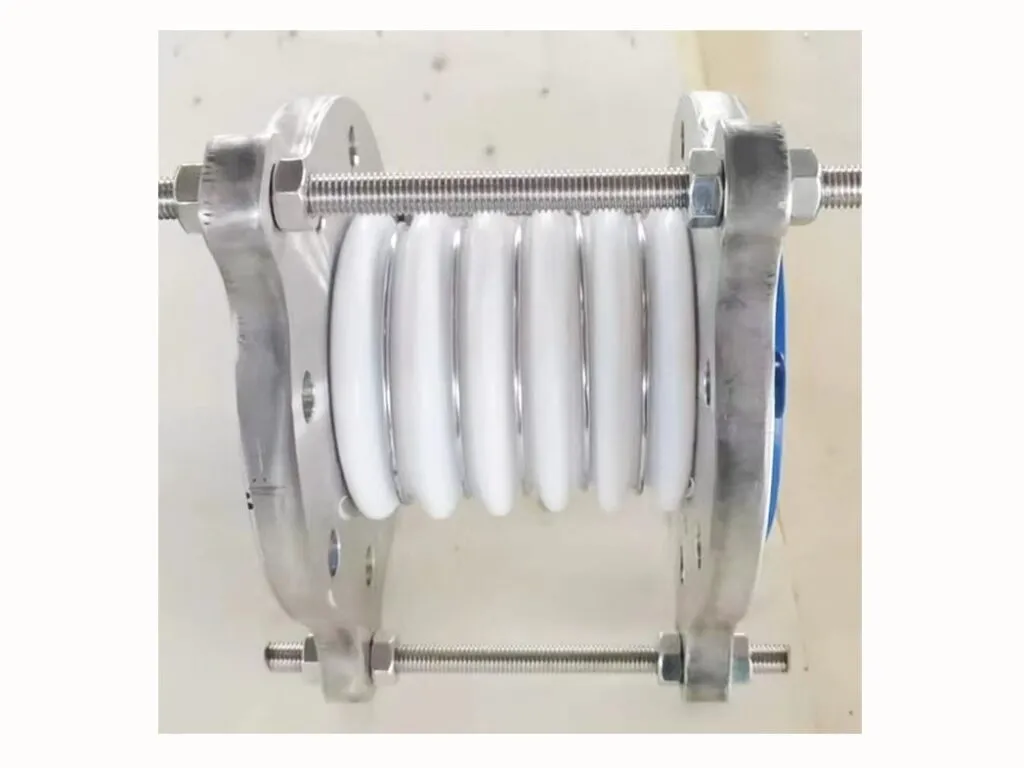 Khớp nối mềm PTFE: Khớp nối mềm ống lồng PTFE trắng có thanh giằng inox