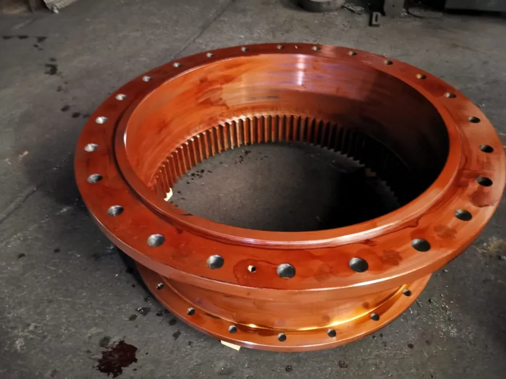 Khớp nối răng: Vỏ khớp nối răng phủ sơn cam, vành răng trong