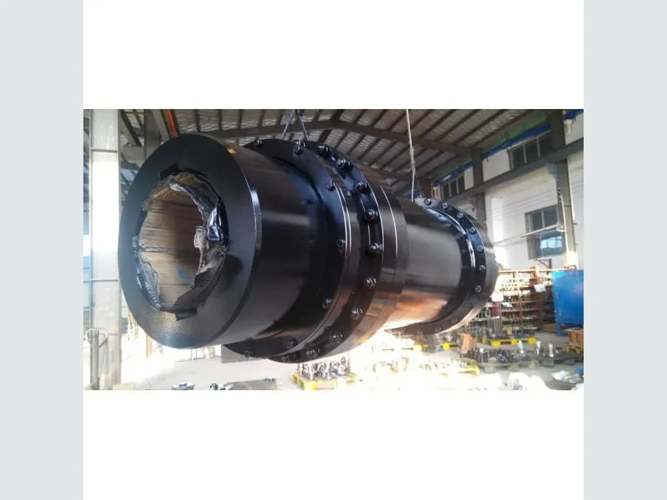 Khớp nối răng vỏ thép: Khớp nối răng vỏ thép cỡ lớn lắp trên trục dài