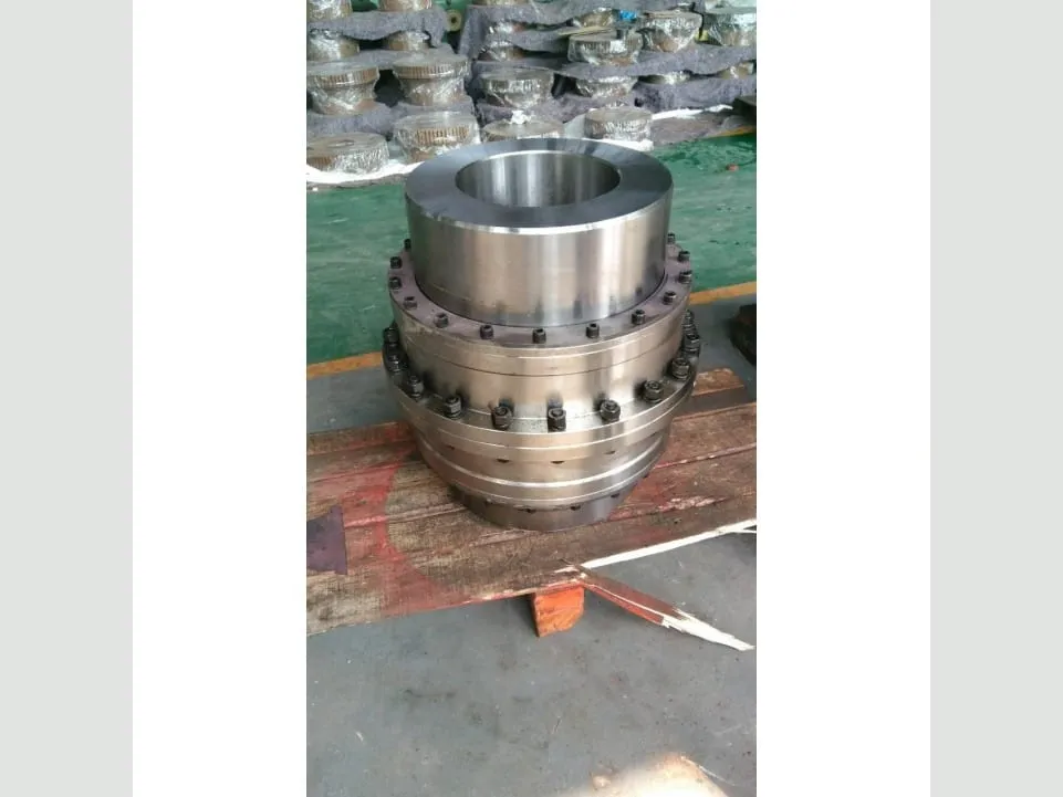 Khớp nối răng vỏ thép: Khớp nối răng vỏ thép nguyên bộ, bu lông quanh mặt bích