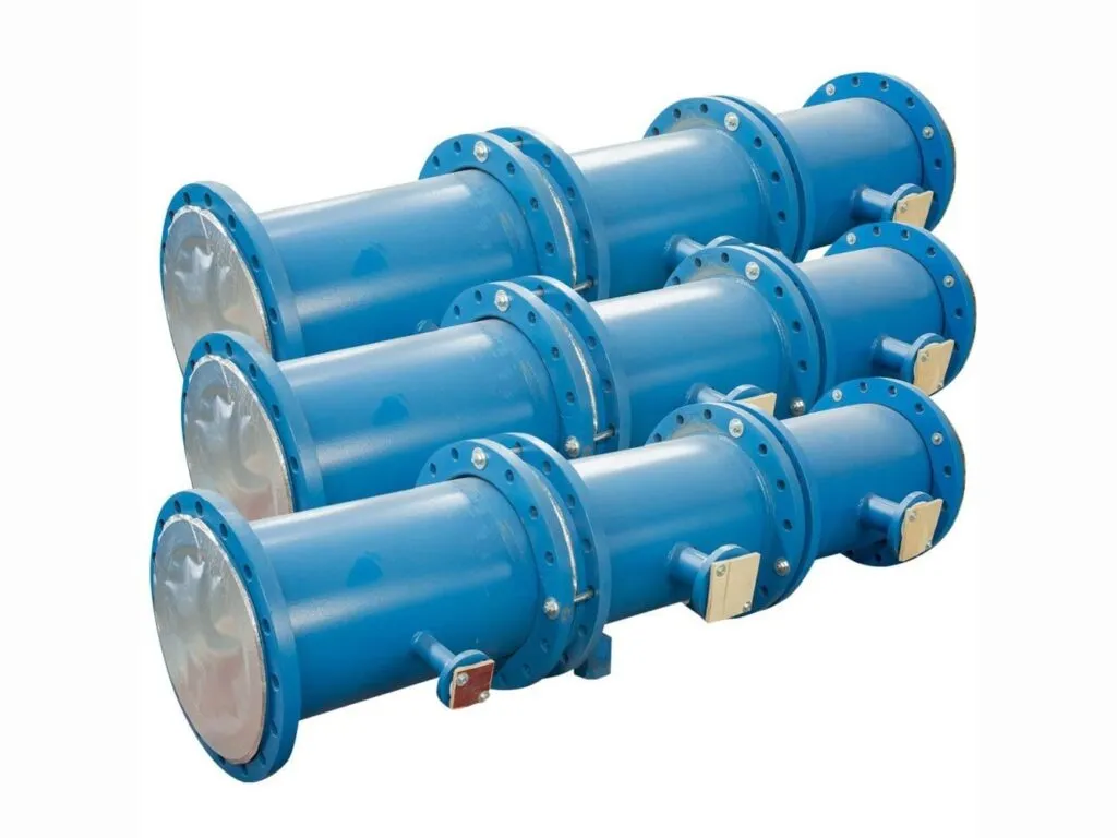 Lót teflon PTFE: Ba ống thép sơn xanh có mặt bích lót PTFE