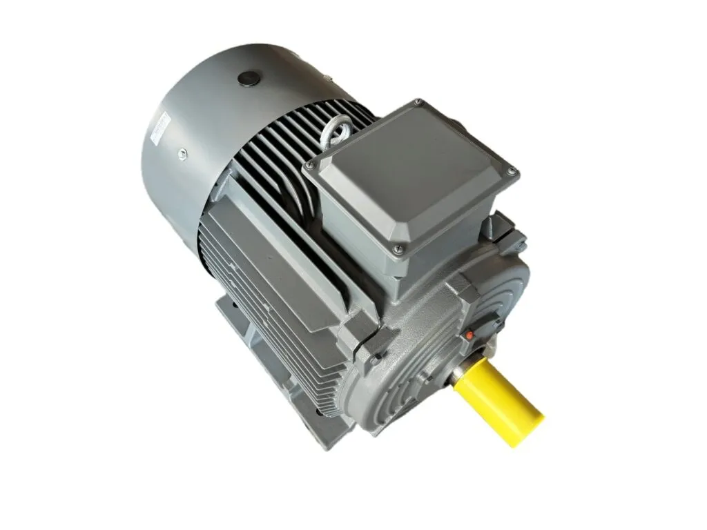 Motor điện 3 pha: Motor điện 3 pha vỏ xám cánh tản nhiệt, then trục màu vàng