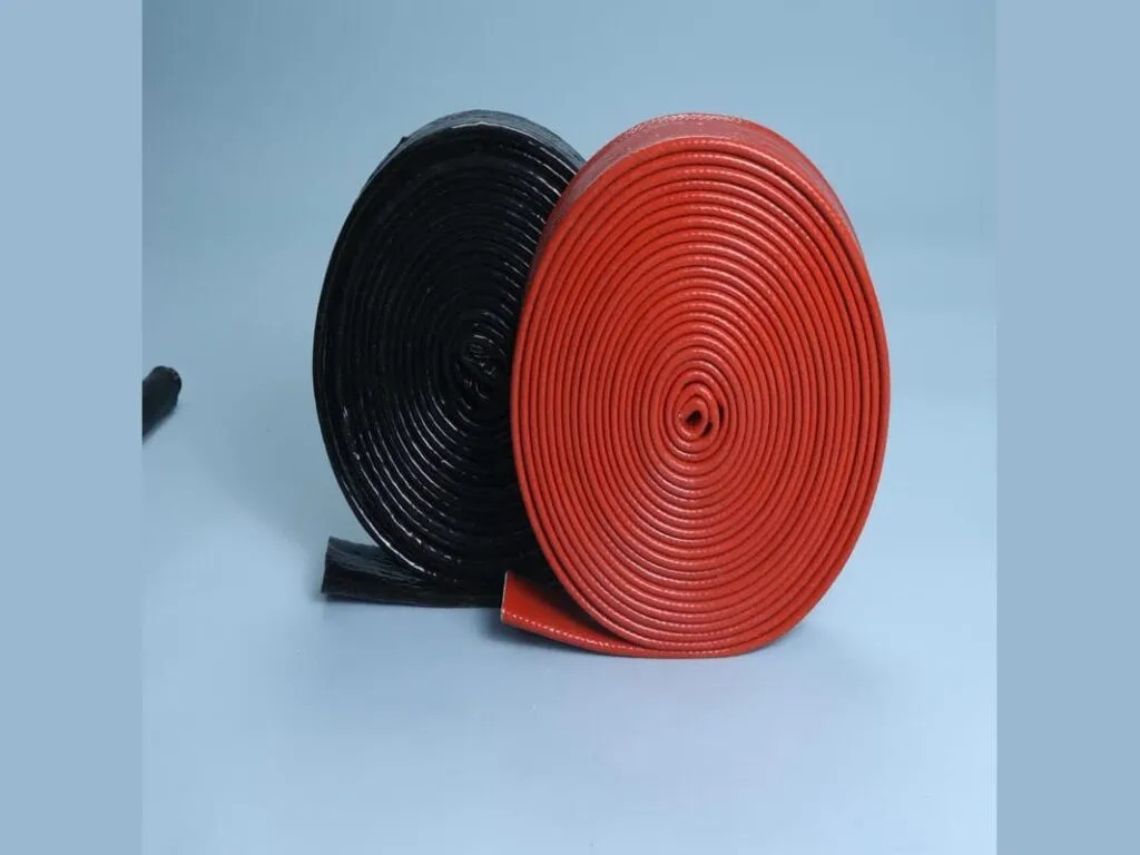 Ống bọc sợi thủy tinh phủ silicone: Hai cuộn ống bọc silicone đen và đỏ