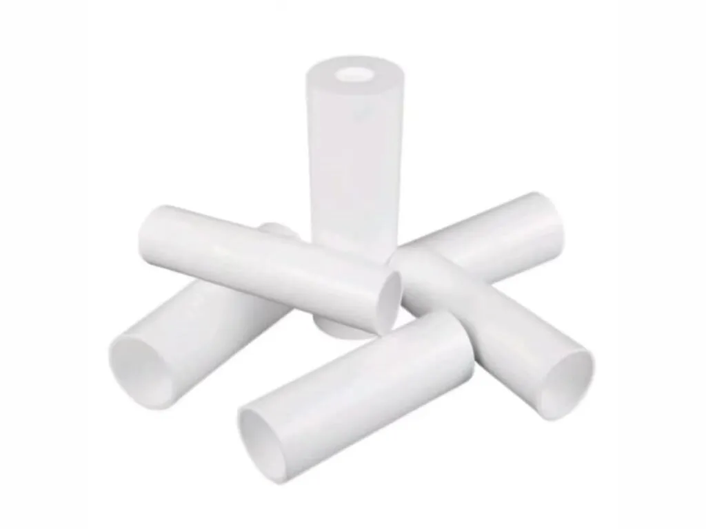 Ống teflon PTFE: Sáu ống teflon trắng đan chéo nhau