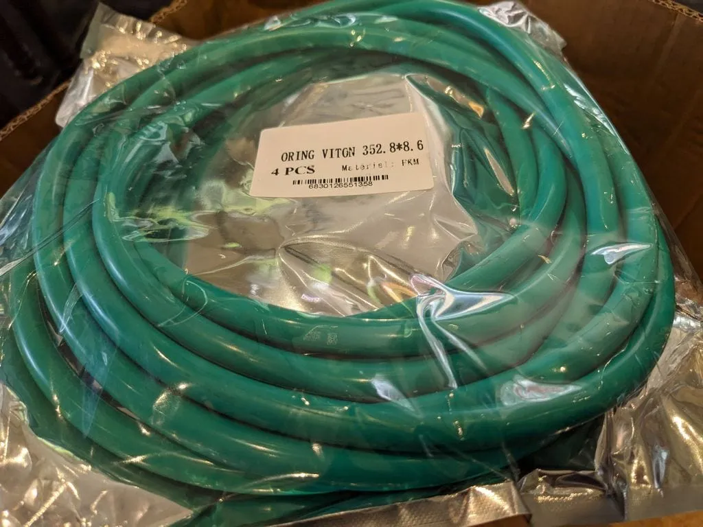 Oring Viton FKM chịu nhiệt, chịu hoá chất: Bó oring Viton xanh cỡ lớn trong túi có nhãn quy cách