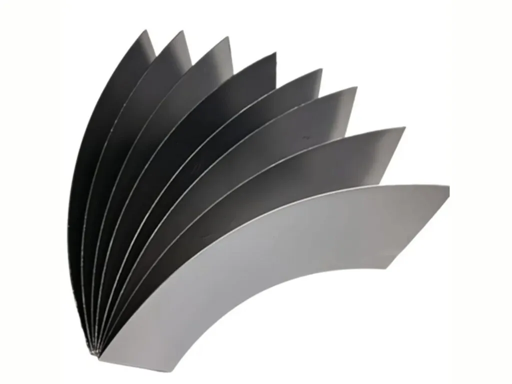 Tấm gioăng graphite: Các tấm graphite dẻo uốn cong xếp thành hình quạt