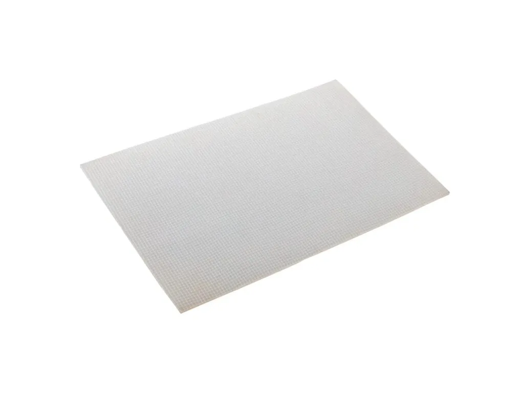 Tấm silicon chịu nhiệt: Tấm silicon trắng mỏng đặt nghiêng trên nền trắng
