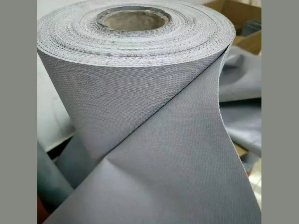 Vải phủ silicone chống cháy: Cuộn vải phủ silicone xám lớn trong kho