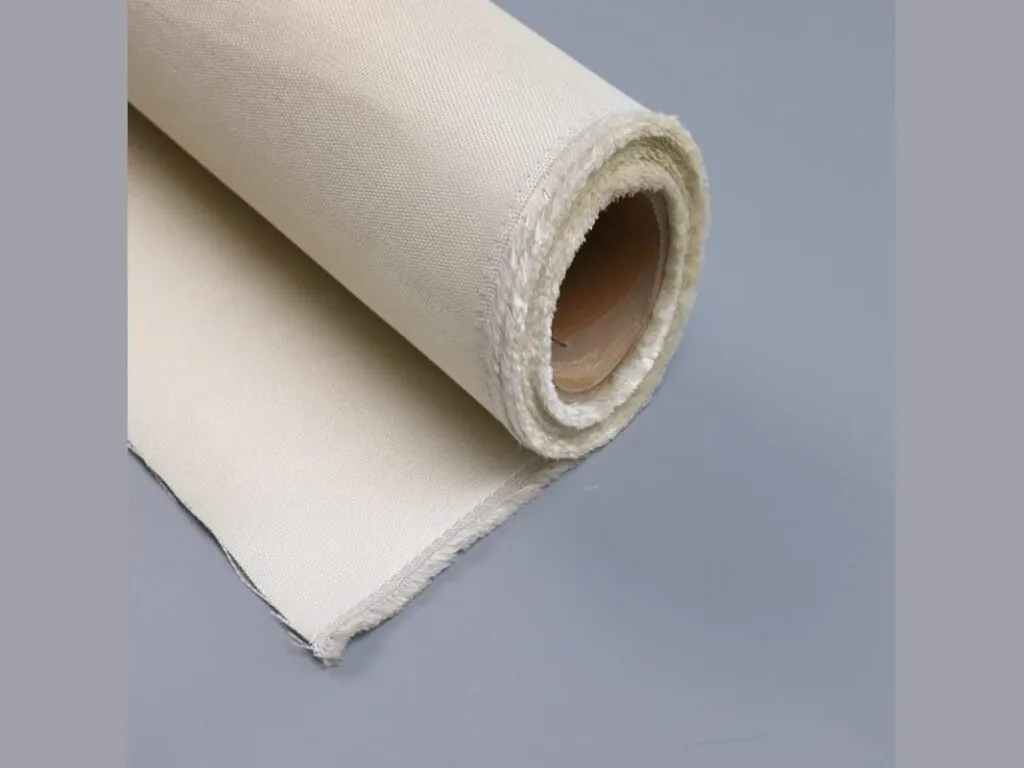Vải silica chịu nhiệt: Cuộn vải silica lõi giấy trên nền xám xanh