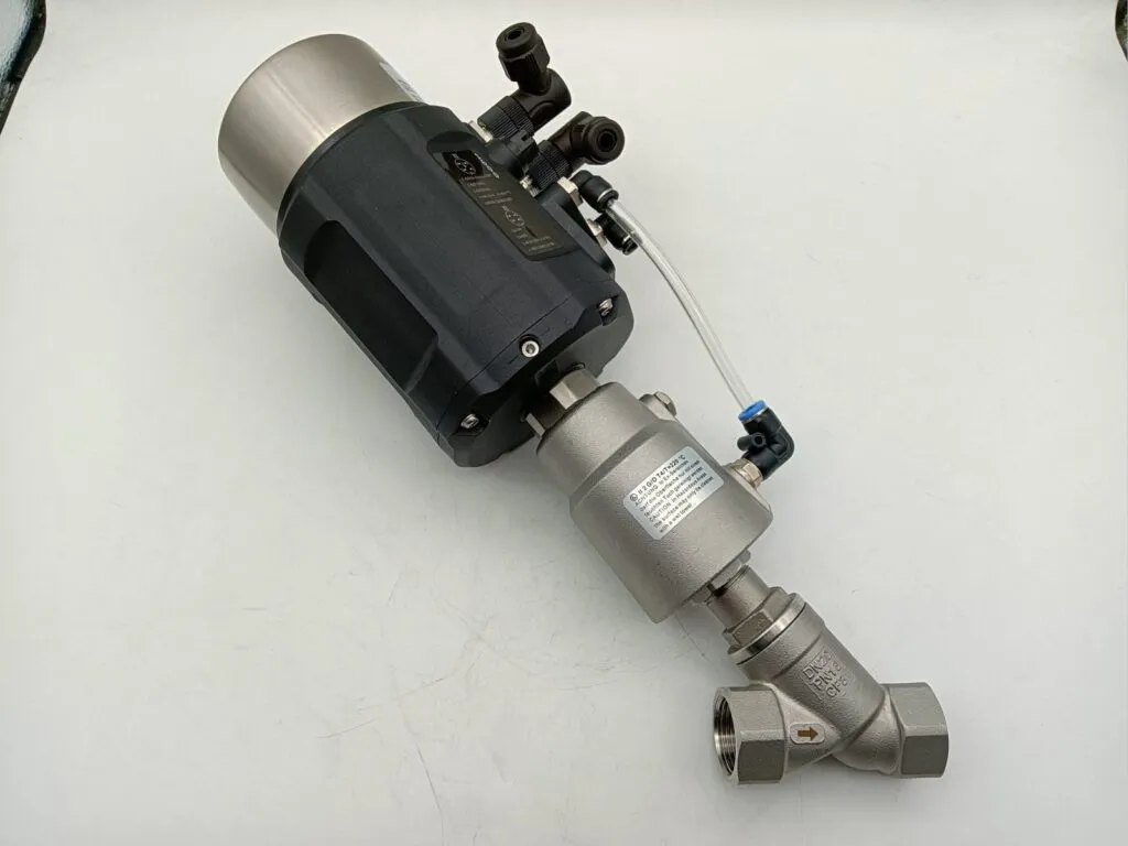 Van piston: Van piston góc nghiêng thân inox, xi lanh khí nén đen