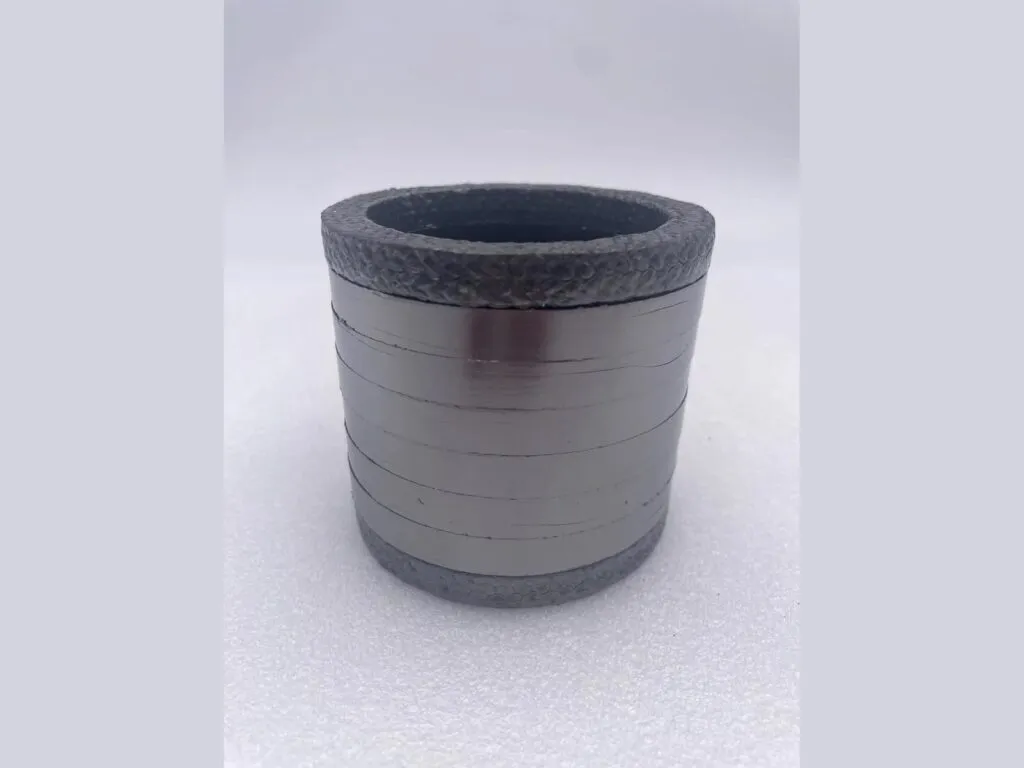 Vòng graphite nén: Chồng vòng chì graphite ép có viền bện, thân xám bạc nhiều lớp